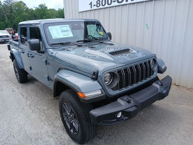 2026 Jeep Gladiator Sport S Auto's photo