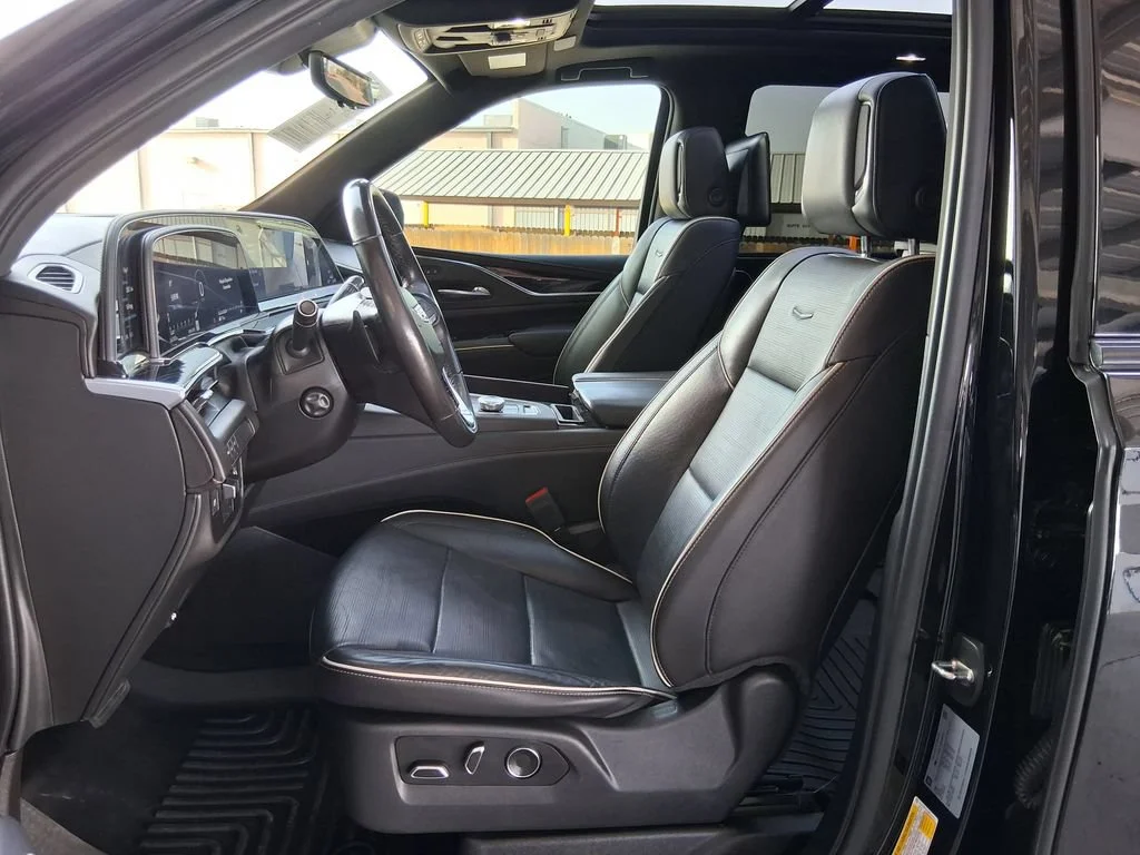 Used 2021 BLACK RAVEN Cadillac Sport image 19