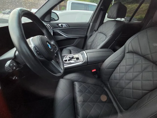 Used 2025 Gray BMW xDrive40i image 12