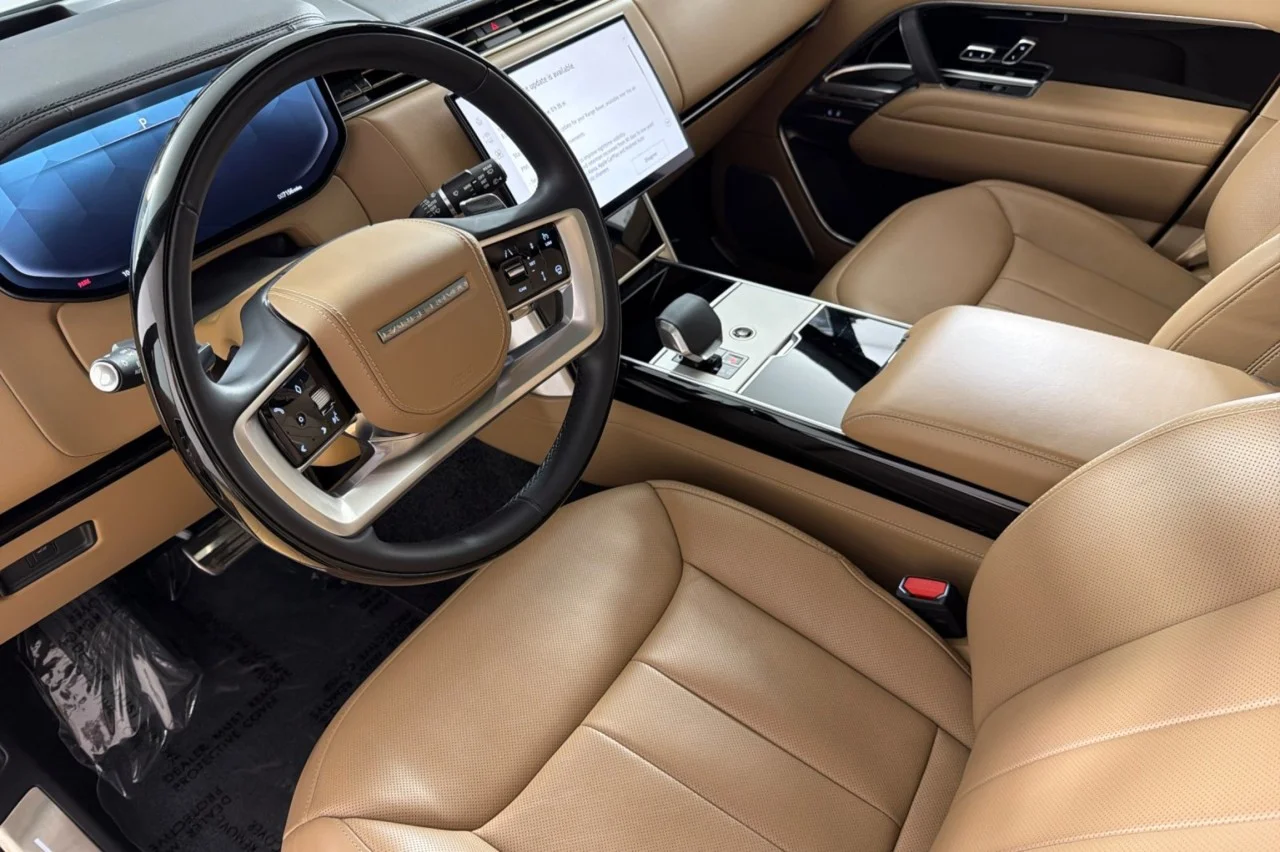 Used 2024 WHITE Land Rover Autobiography image 9