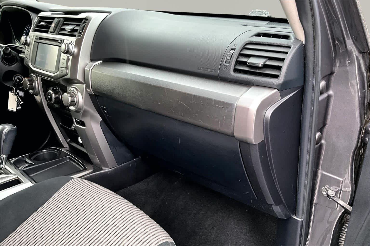 Used 2016 Magnetic Gray Metallic Toyota SR5 image 18