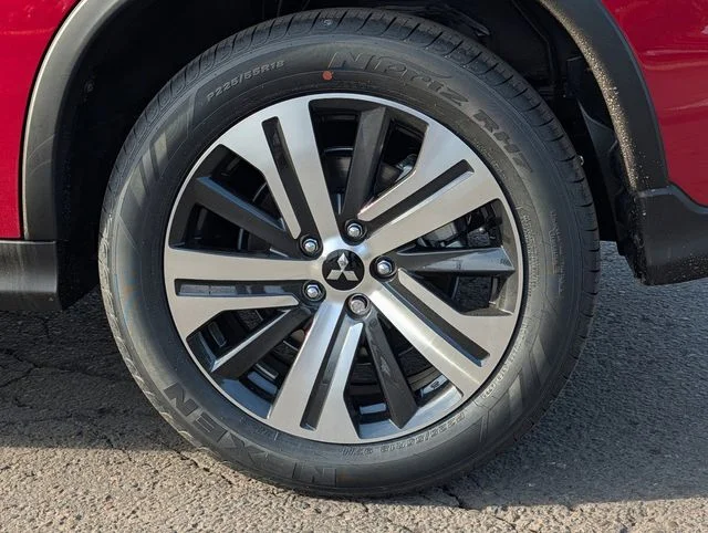 New 2026 Red Diamond Mitsubishi 2.0 ES image 3