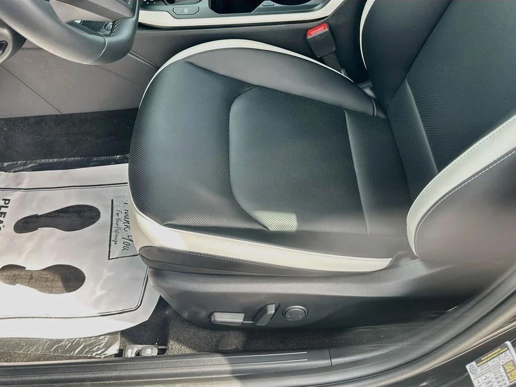 New 2026 Interstellar Gray Kia GT-Line image 18