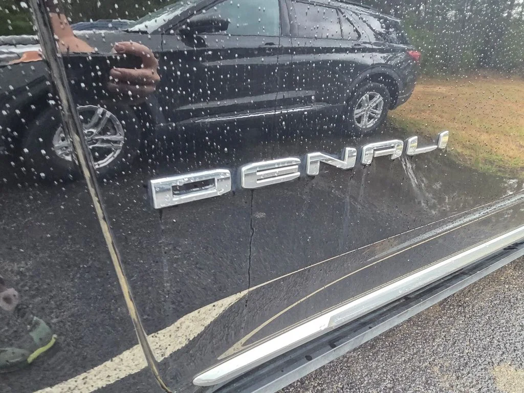 Used 2023 Black GMC Denali image 7