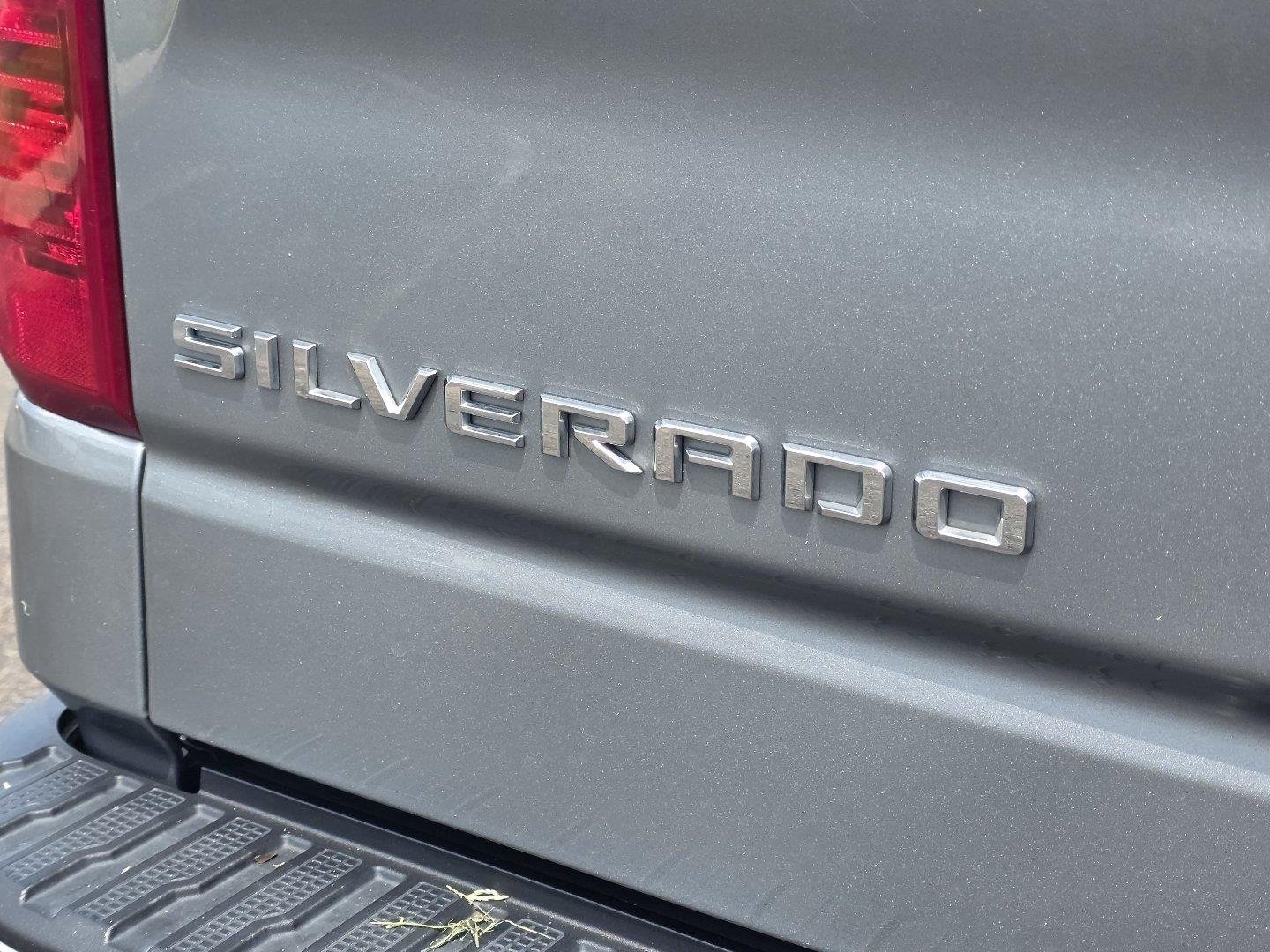 Used 2025 Sterling Gray Metallic Chevrolet LT image 29
