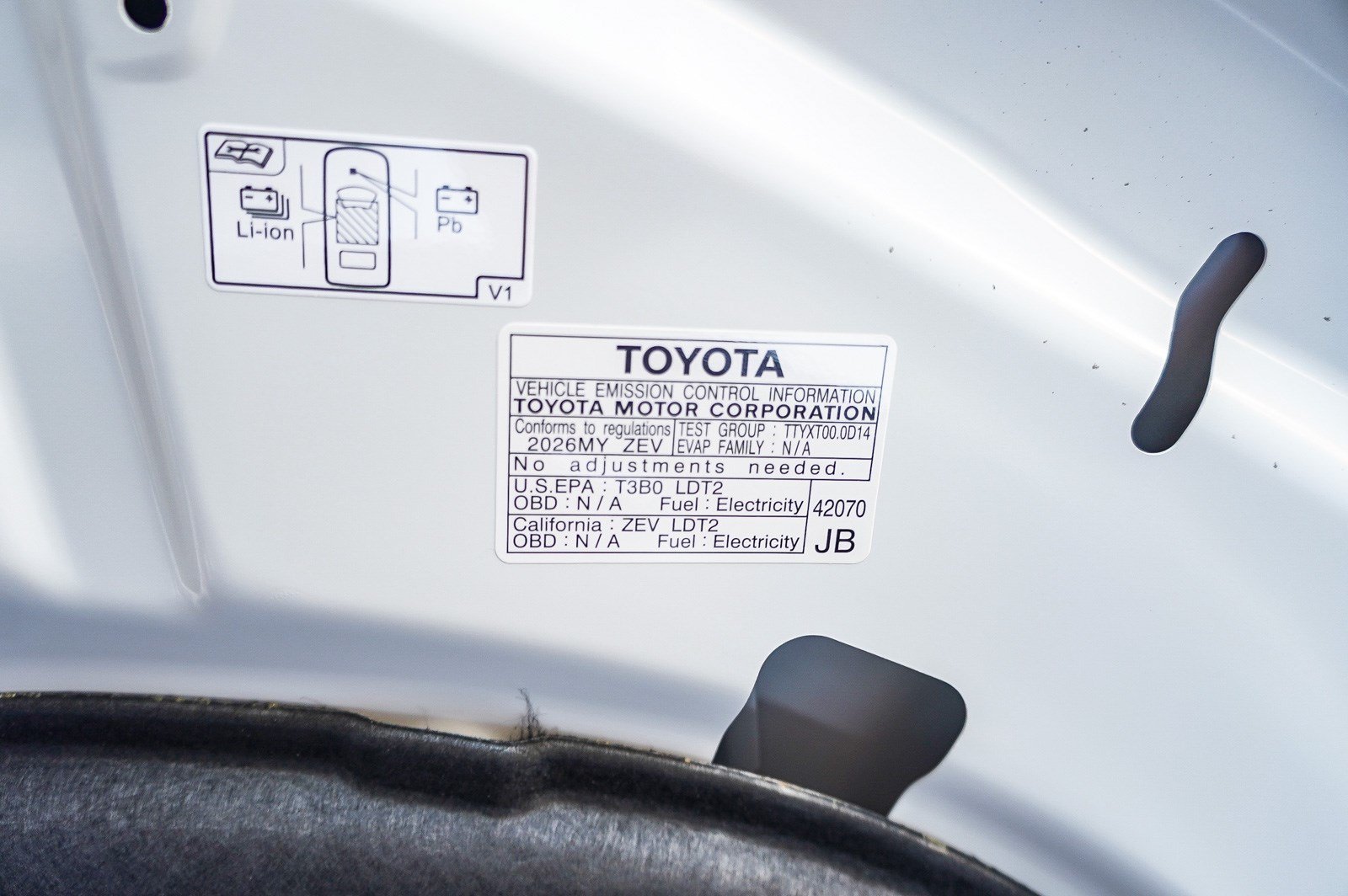 New 2026 Wind Chill Pearl Toyota XLE image 13