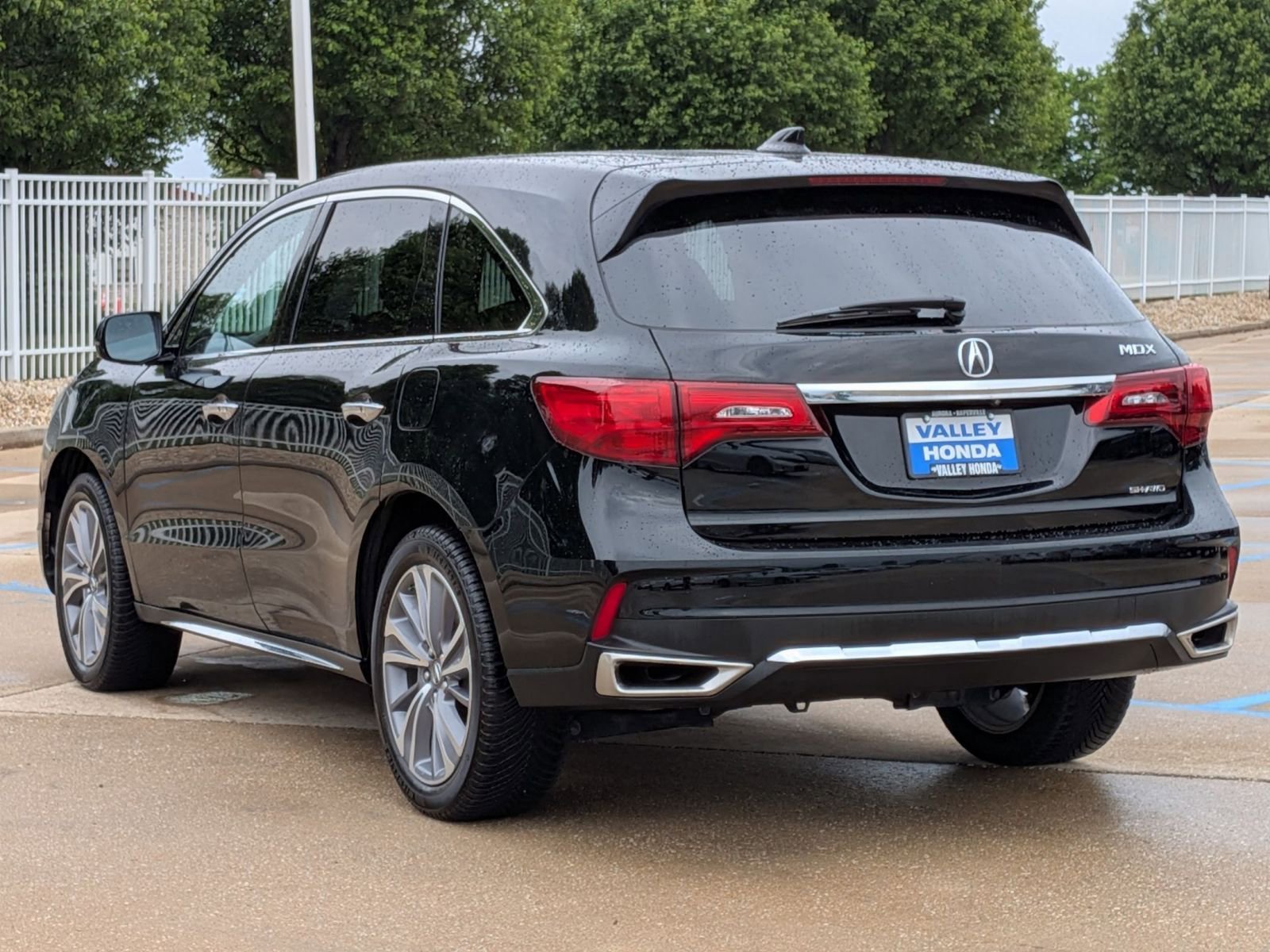 Used 2017 Crystal Black Pearl Acura SH-AWD w/ Technology Package image 8