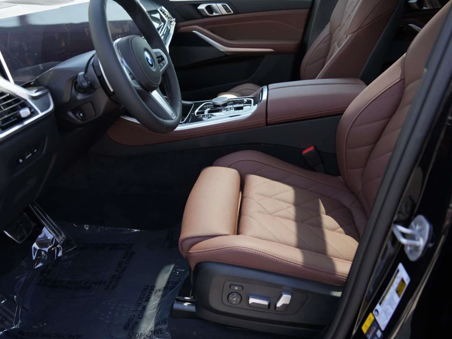 New 2026 Black Sapphire Metallic BMW xDrive50e image 15