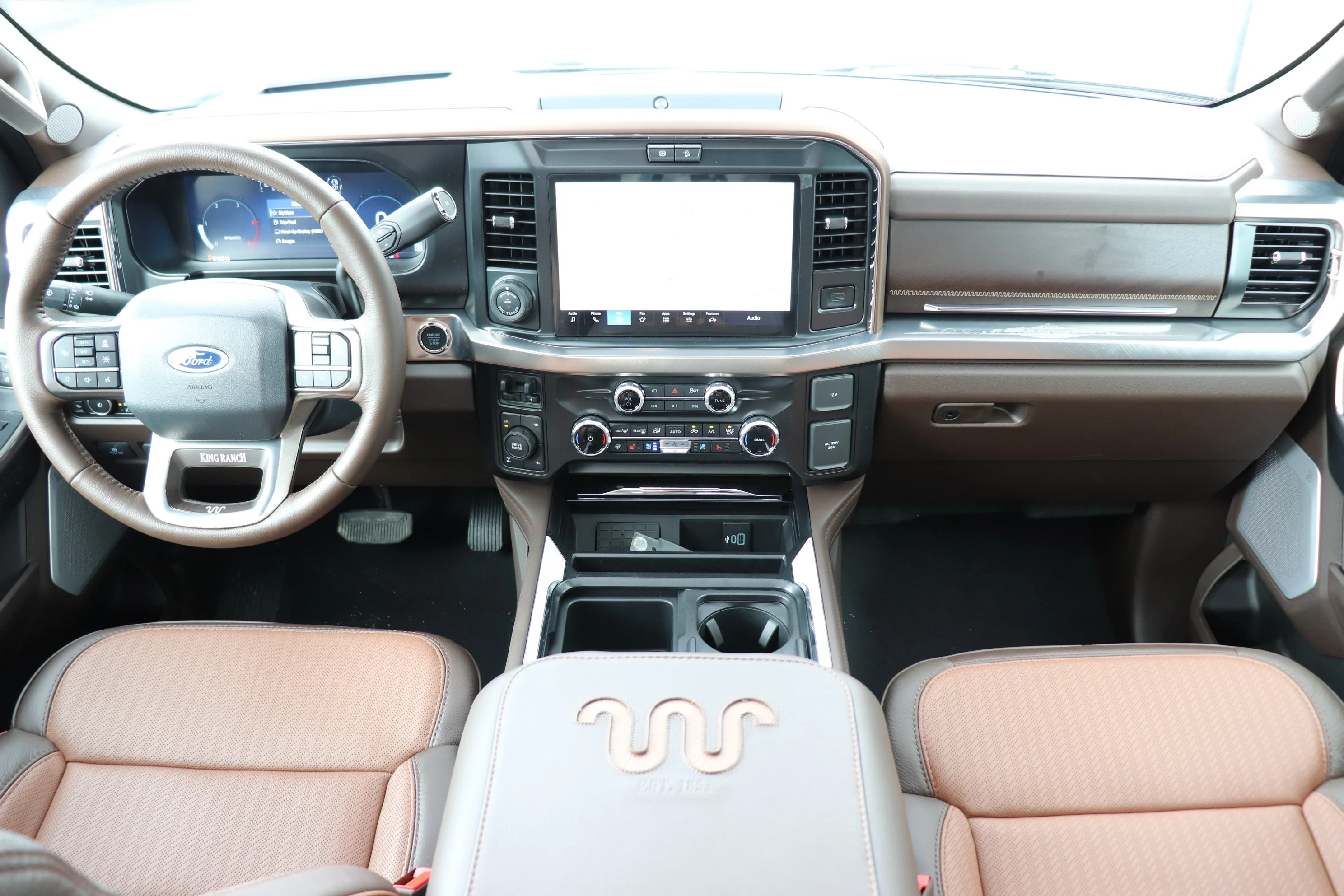 New 2026 AGATE BLACK METALLIC Ford King Ranch image 23