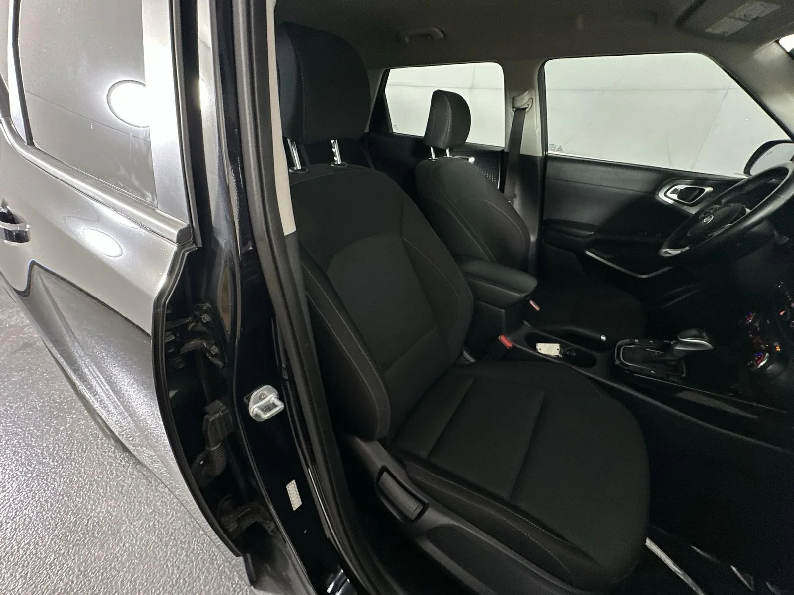 Used 2020 Black Kia EX image 27