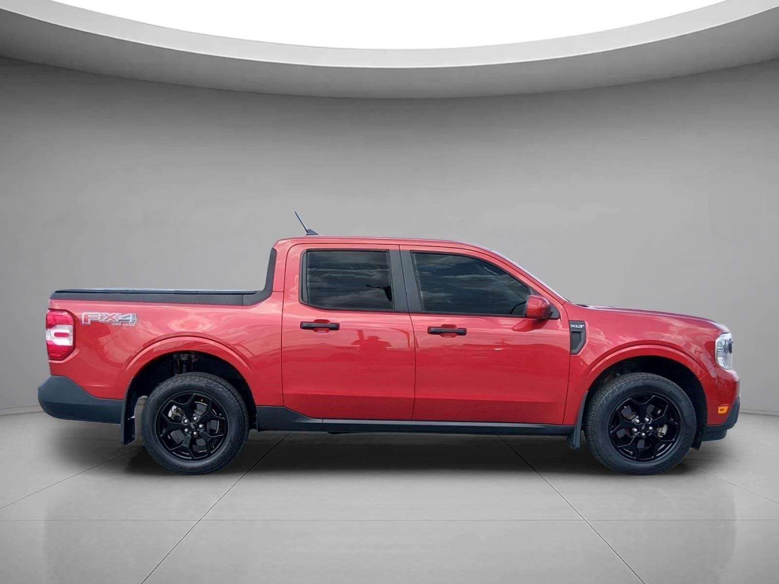 Used 2022 Hot Pepper Red Metallic Tinted Clearcoat Ford XLT image 6