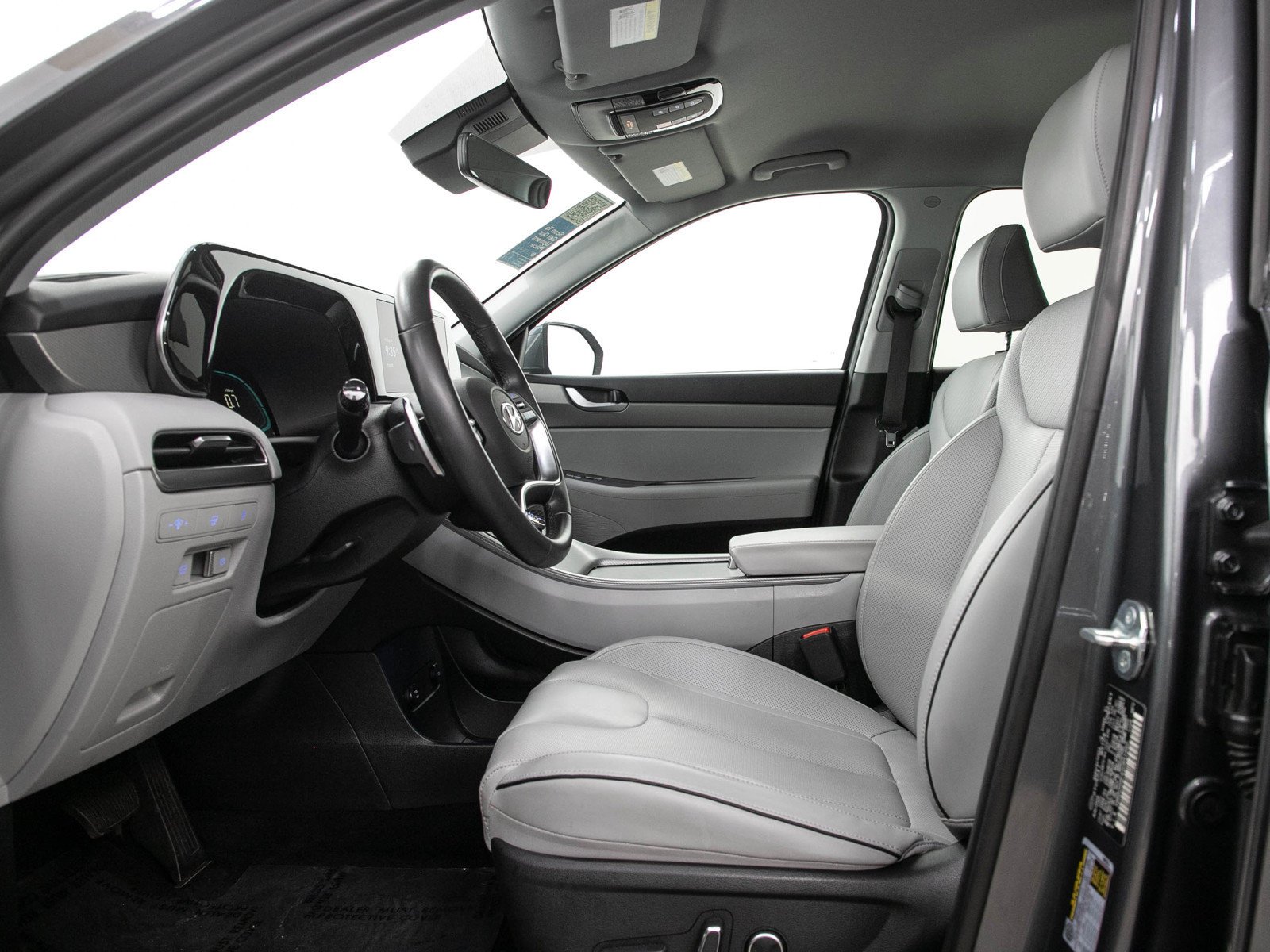Used 2025 Steel Graphite Hyundai SEL AWD image 23