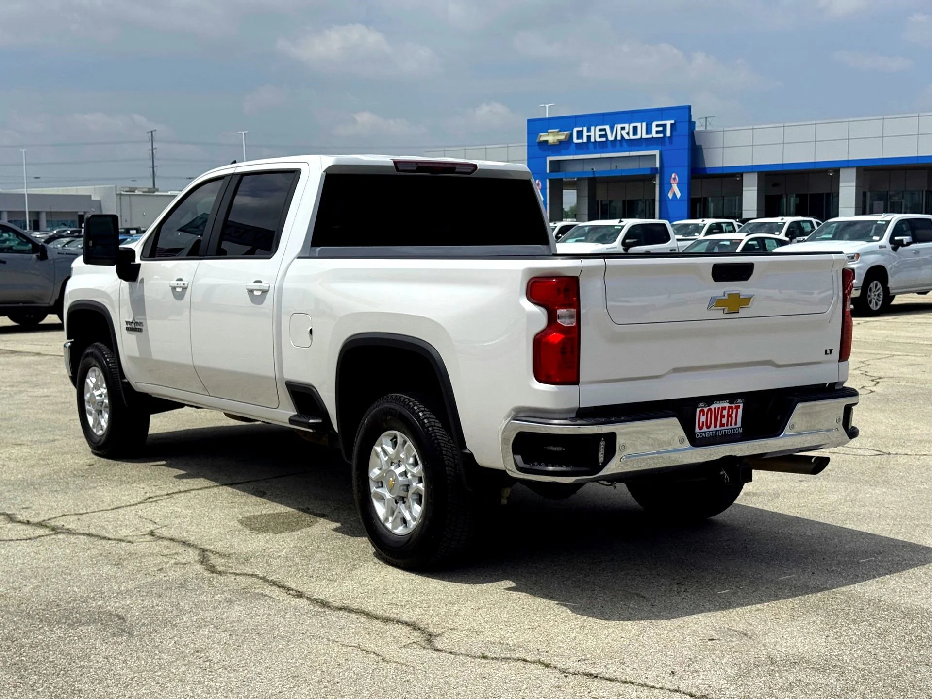 Used 2024 Iridescent Pearl Tricoat Chevrolet LT image 9