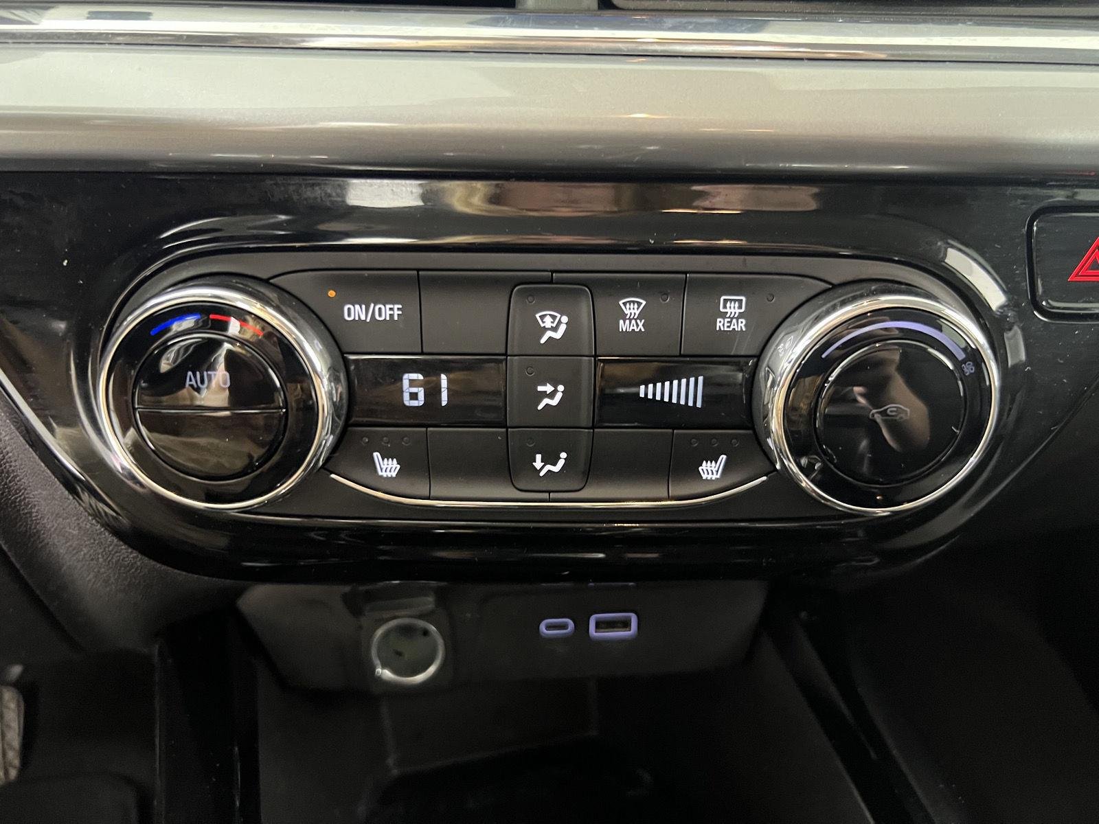 Used 2025 Mosaic Black Metallic Chevrolet LT image 18