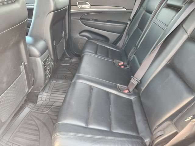 Used 2022 White Jeep Limited 4x4 image 30