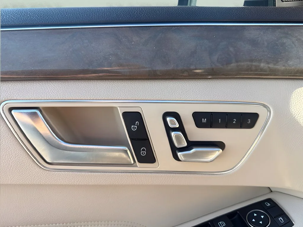 Used 2014  Mercedes-Benz E 350 Luxury image 11