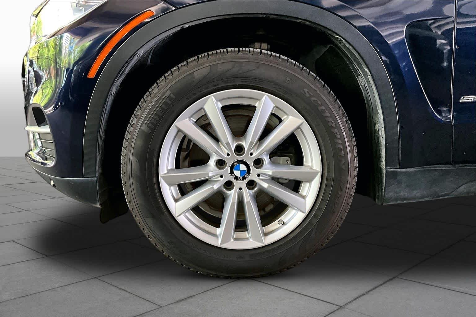 Used 2015 Imperial Blue Metallic BMW sDrive35i image 10
