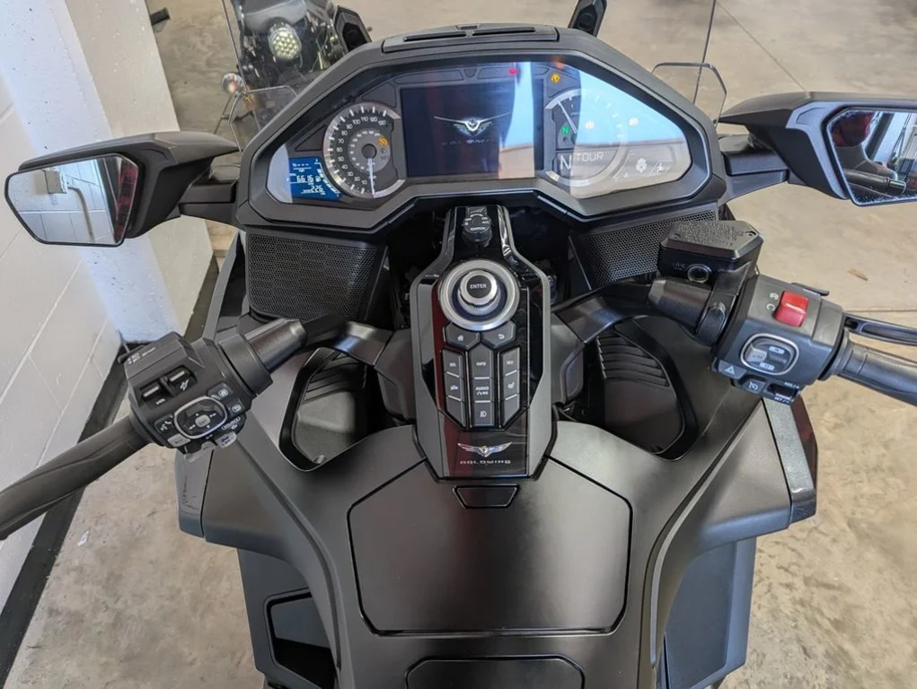 Certified Used 2021 BLACK Honda Powersports Tour Automatic DCT image 9