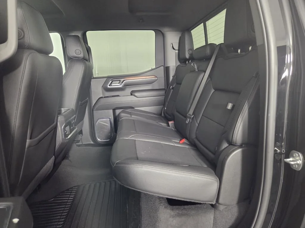 Used 2024 Onyx Black GMC Denali image 26