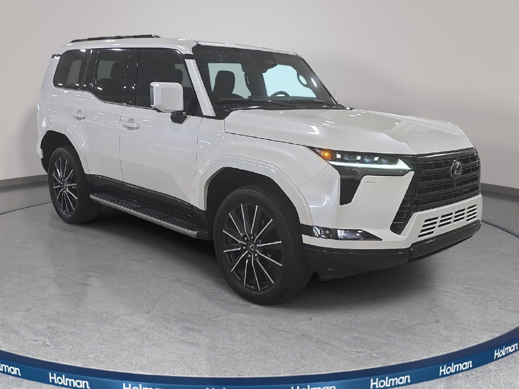 Used 2025 White Pearl Lexus 550 Premium+ image 3