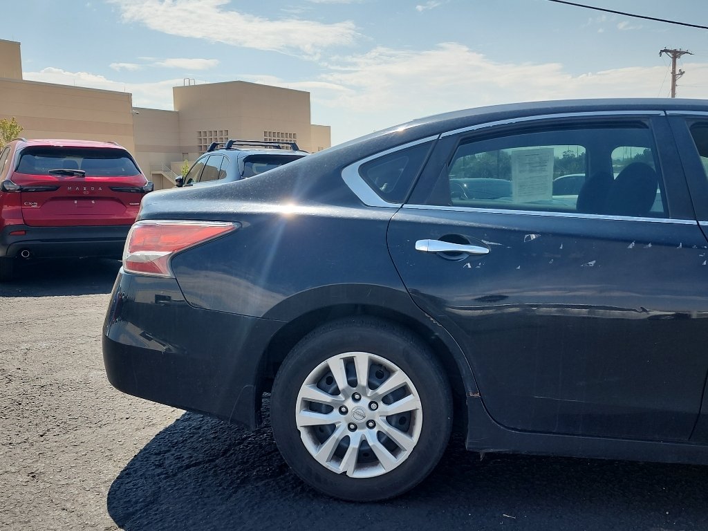 Used 2015 Super Black Nissan 2.5 S image 5
