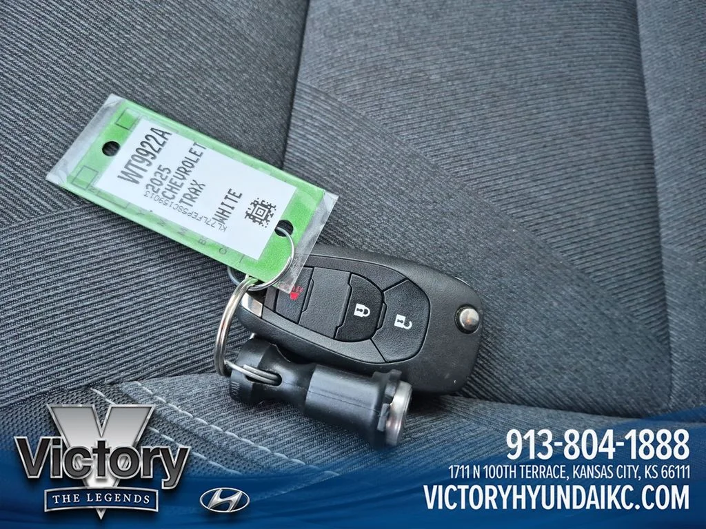 Used 2025 White Chevrolet LS image 29
