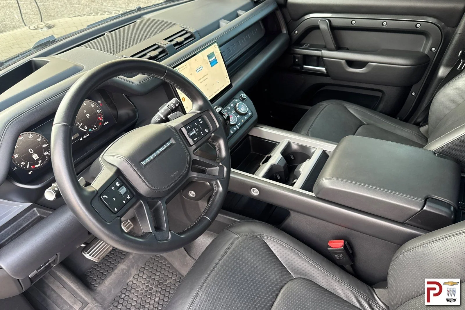 Used 2025 Gray Land Rover V8 image 10