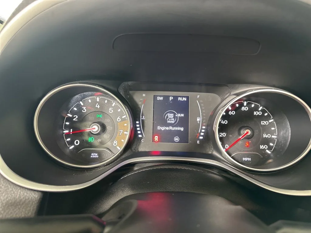 Used 2019 Black Jeep Latitude image 25