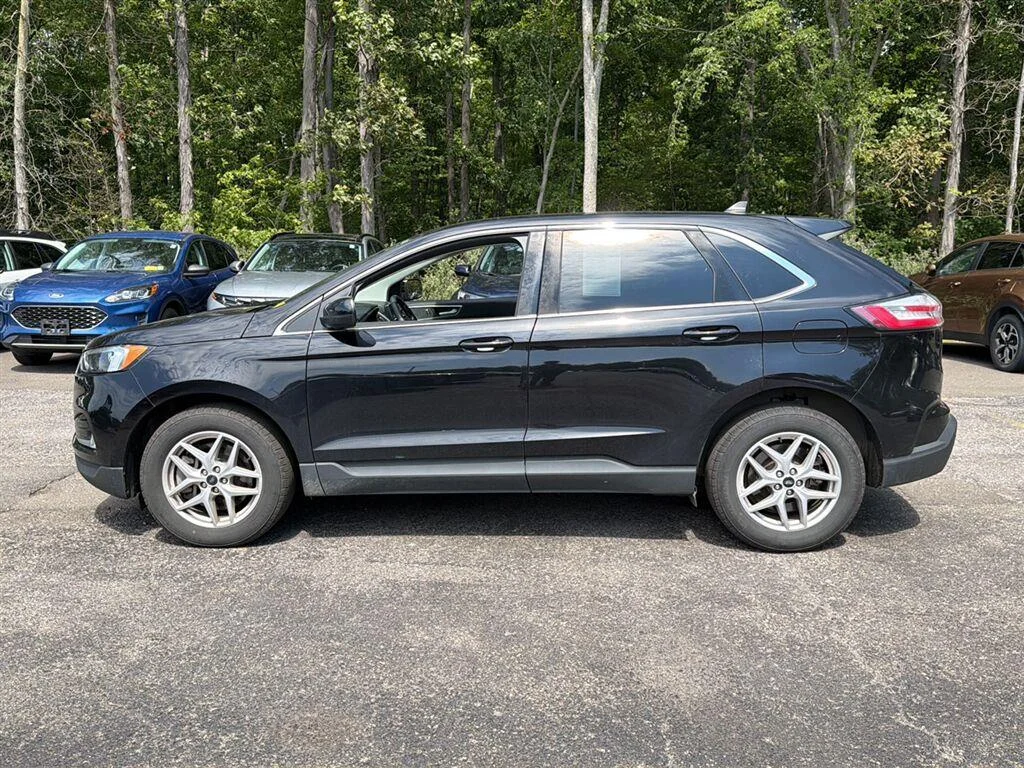 Used 2024 Agate Black Ford SEL image 11