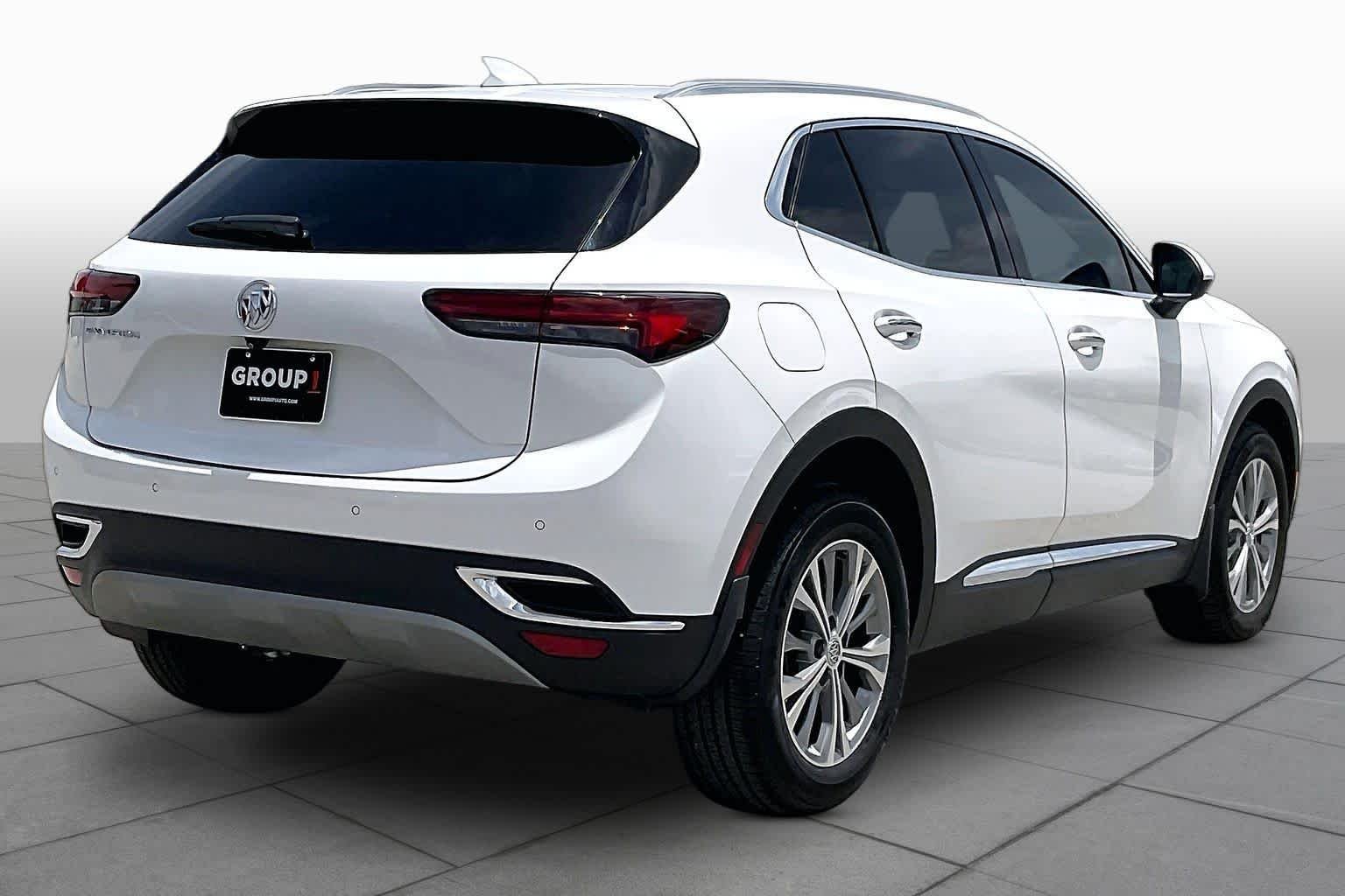 Used 2022 Summit White Buick Preferred image 13