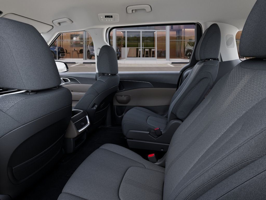 New 2027 Snow White Pearl Kia LX image 18
