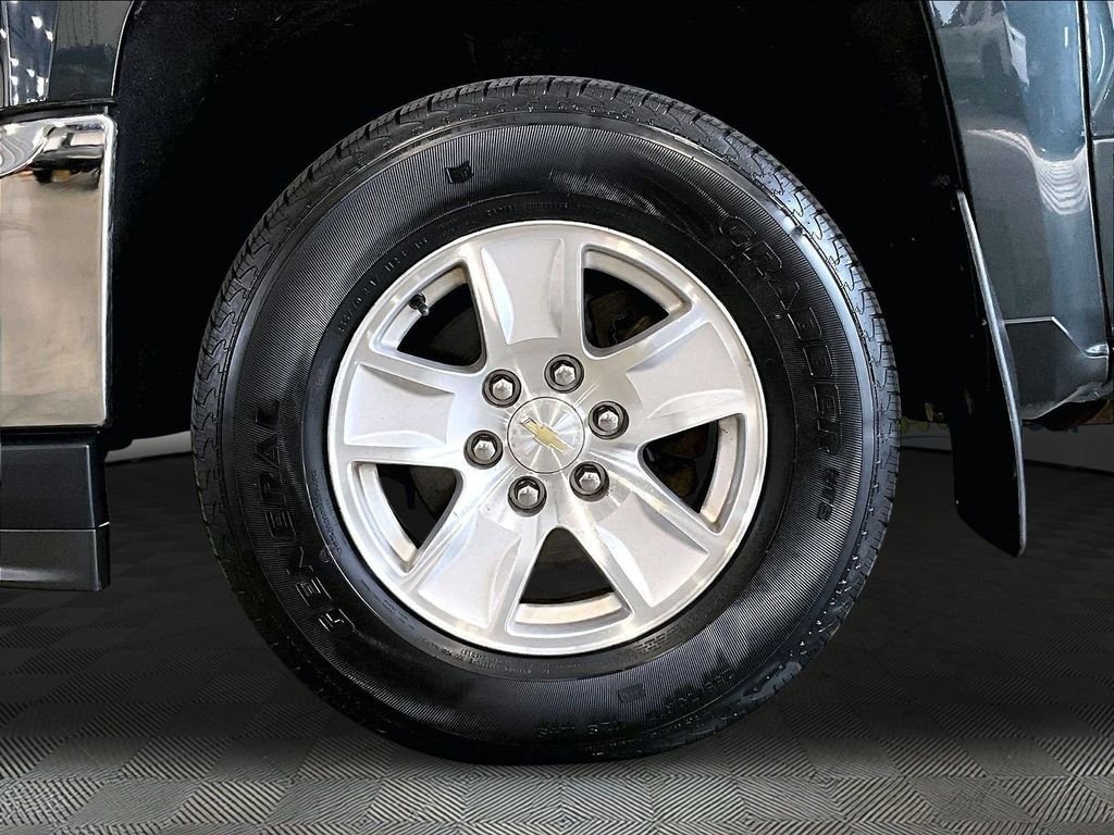 Used 2018 Gray Chevrolet LT image 7