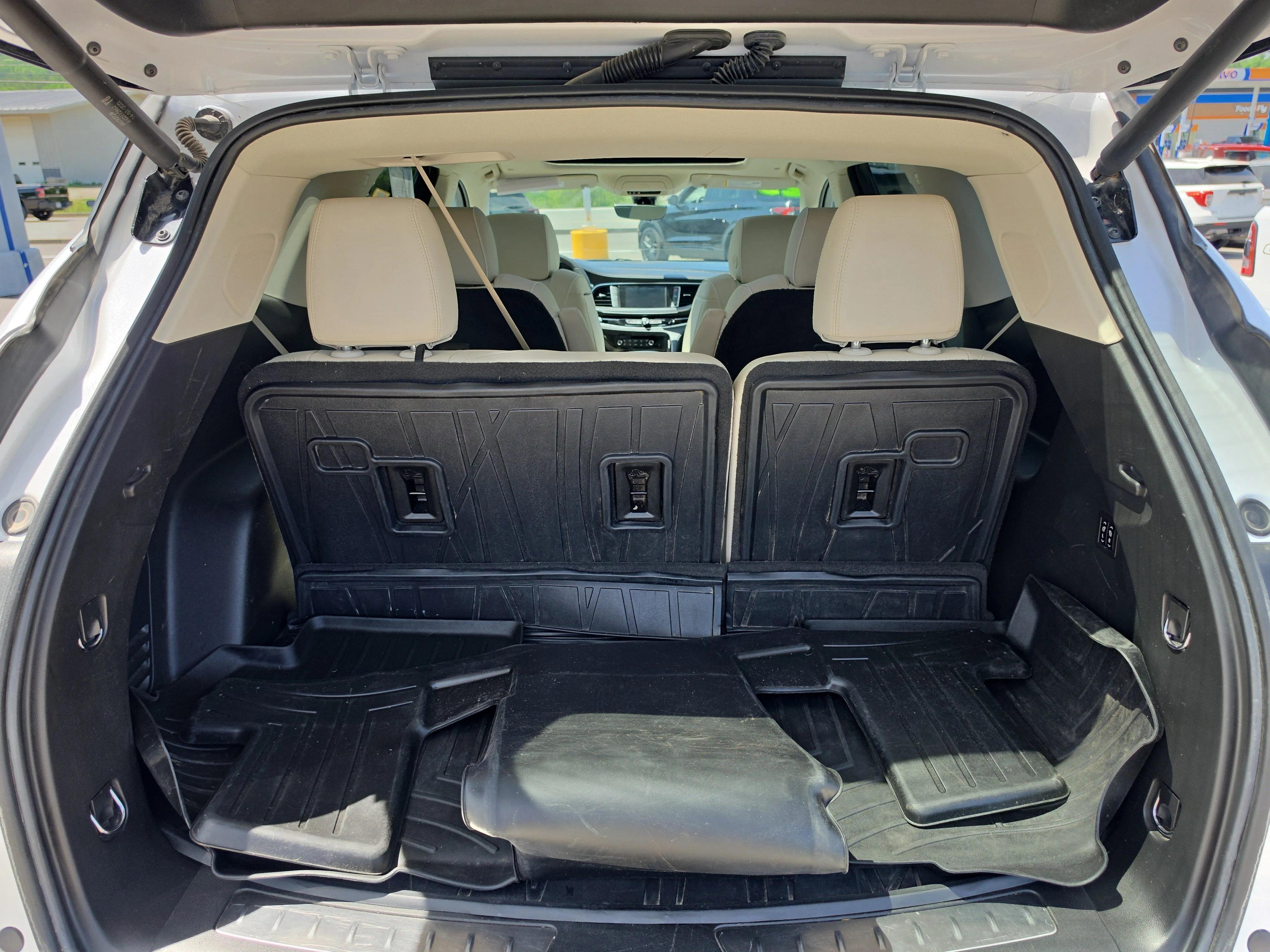 Used 2023 White Frost Tricoat Buick Avenir image 5