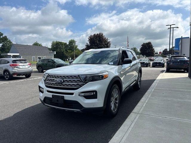 Used 2023 White Metallic Ford Limited image 6