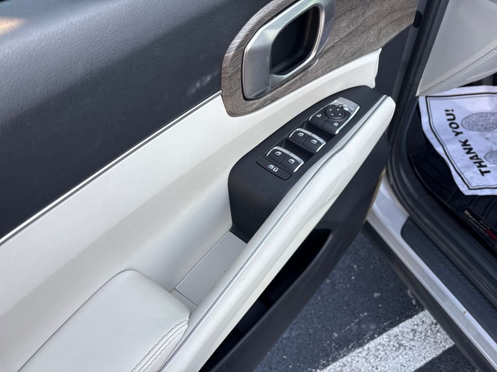 Used 2022 Gray Kia EX image 11