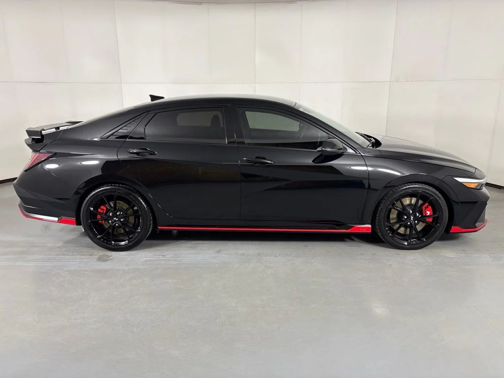 Used 2025 Black Hyundai Base image 9