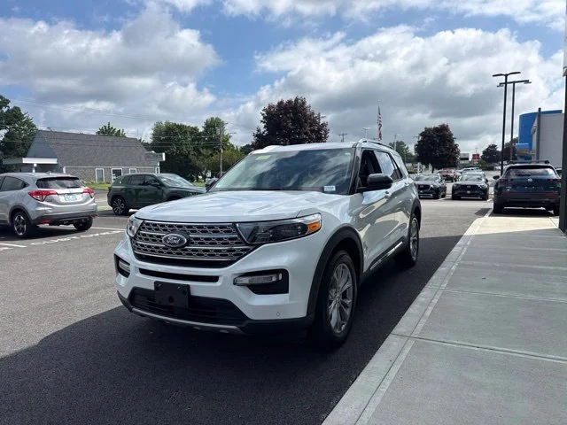 Used 2023 White Ford Limited image 6