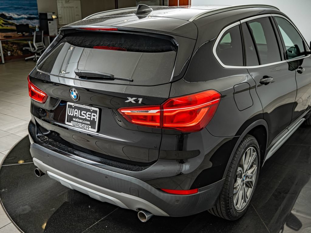 Used 2017 Jet Black BMW xDrive28i image 16