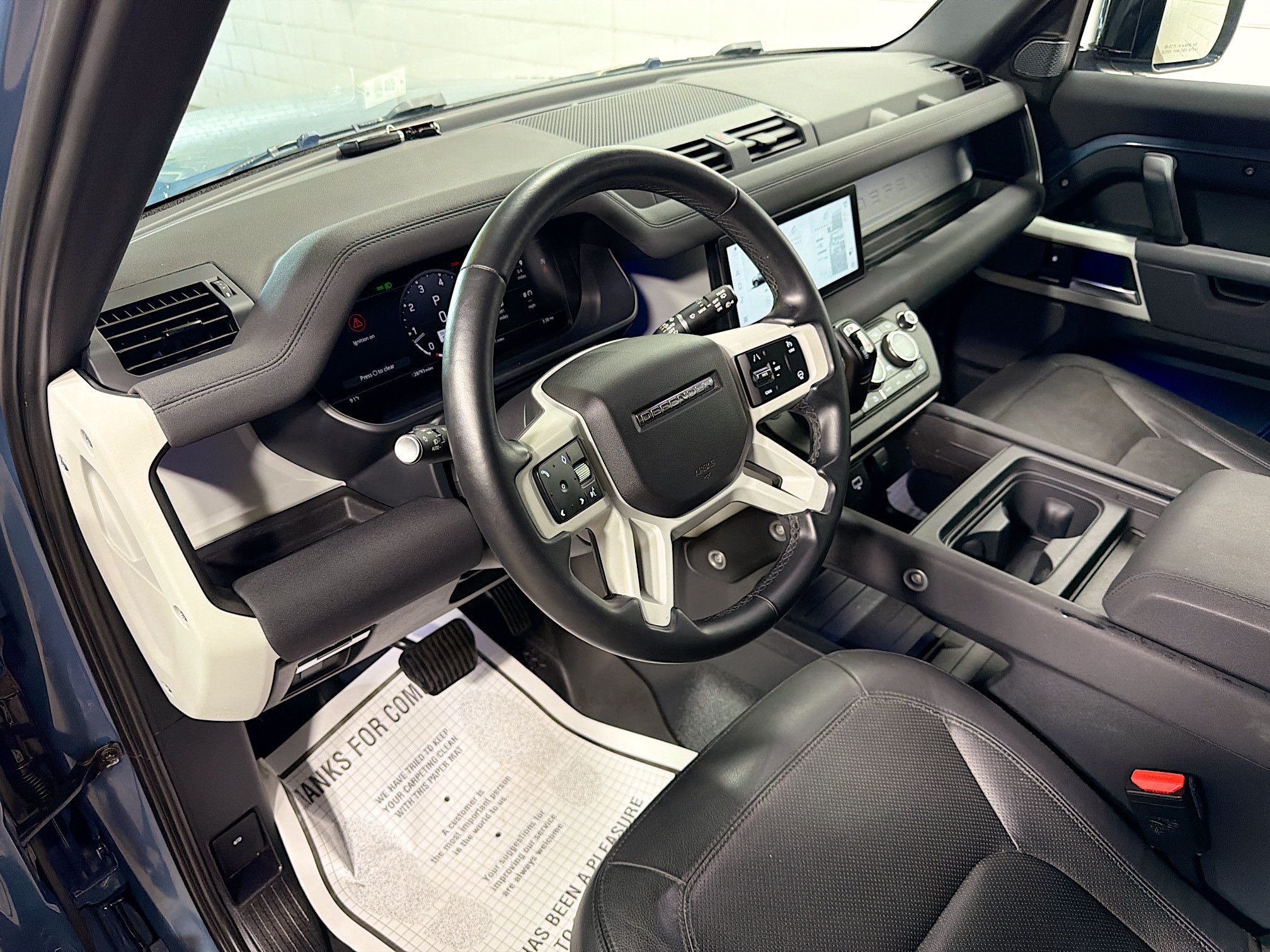 Used 2023 Tasman Blue Metallic Land Rover S image 4
