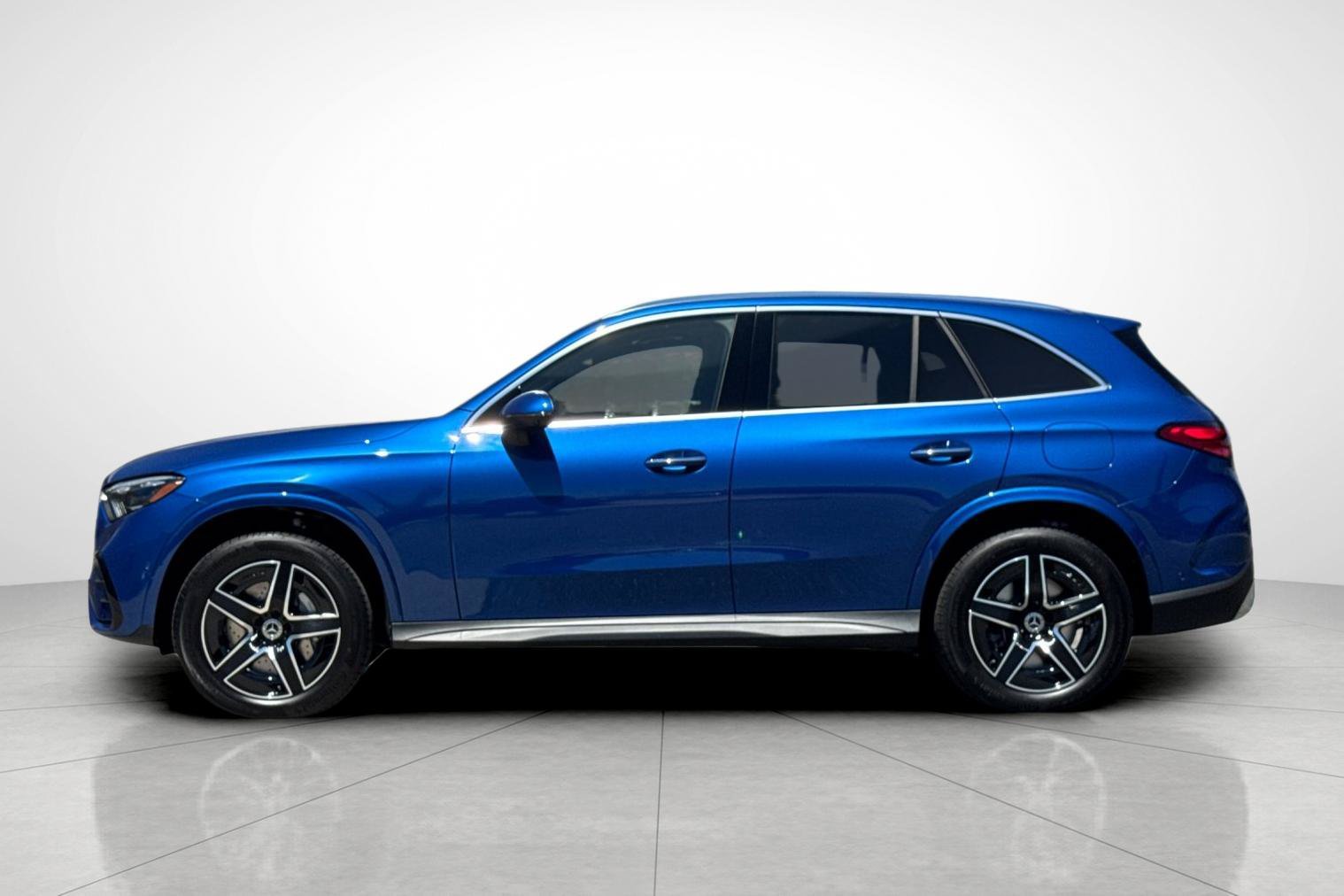 New 2027 Starling Blue Metallic Mercedes-Benz GLC 350e image 31