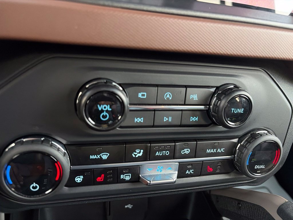 Used 2024 Carbonized Gray Metallic Ford Outer Banks image 28