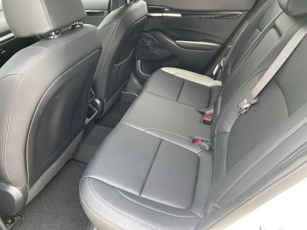 Used 2026 Clear White/Black Roof Kia SX image 27