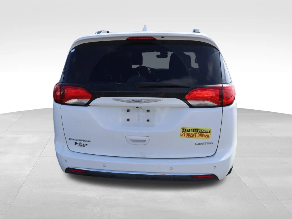 Used 2020 White Chrysler Limited image 15