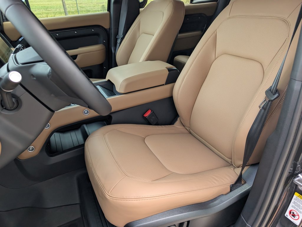 New 2026 Carpathian Grey Land Rover X-Dynamic SE image 5