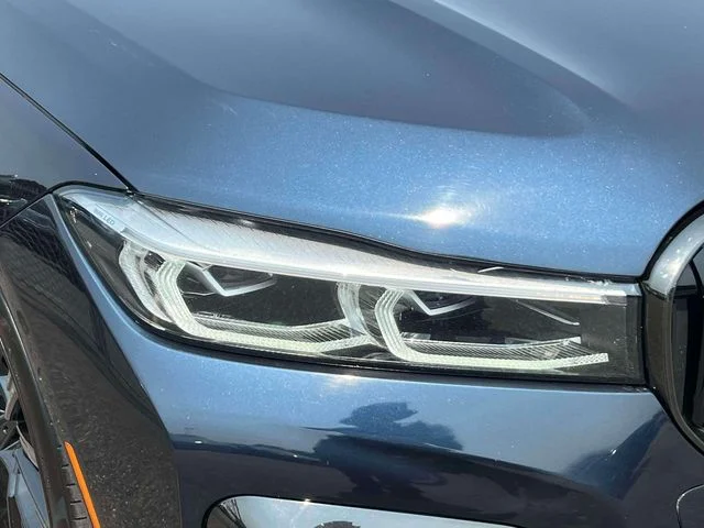 Used 2022 Black BMW 750i xDrive image 11