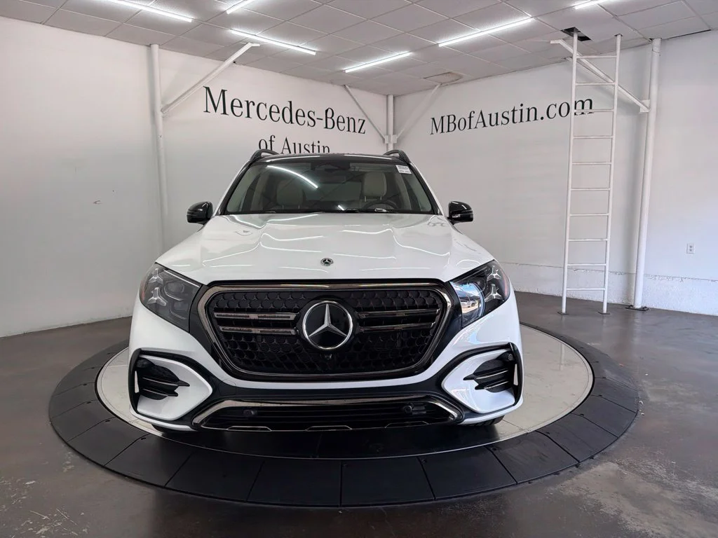 New 2027 White Mercedes-Benz GLS 450 image 2