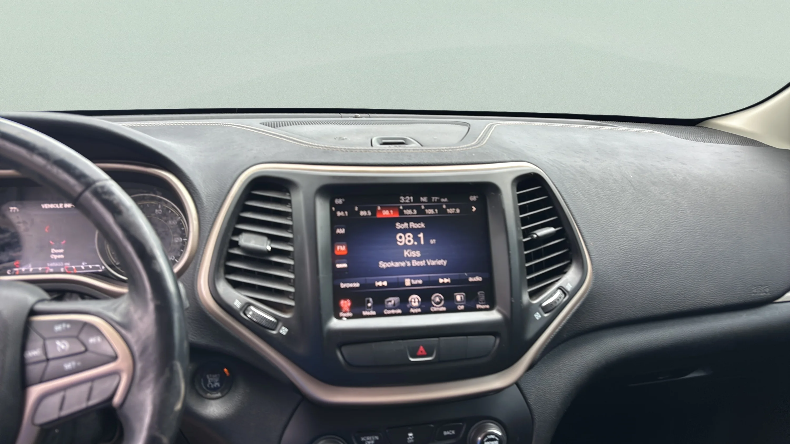 Used 2014 Grey Jeep 4WD LIMIT image 9