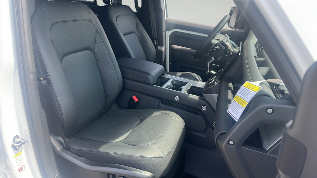 New 2026 White Land Rover V8 image 21