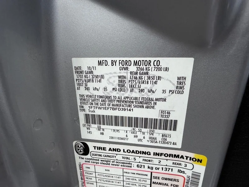 Used 2011 Ingot Silver Metallic Ford Lariat image 24