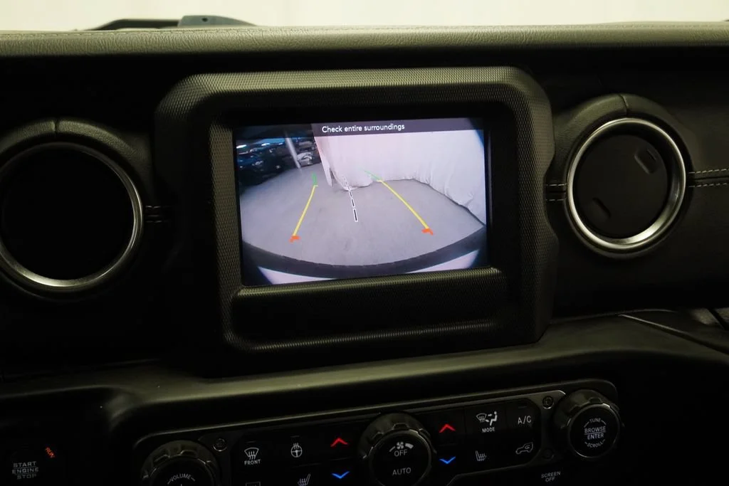 Used 2020 Gray Jeep Sahara 4x4 image 19
